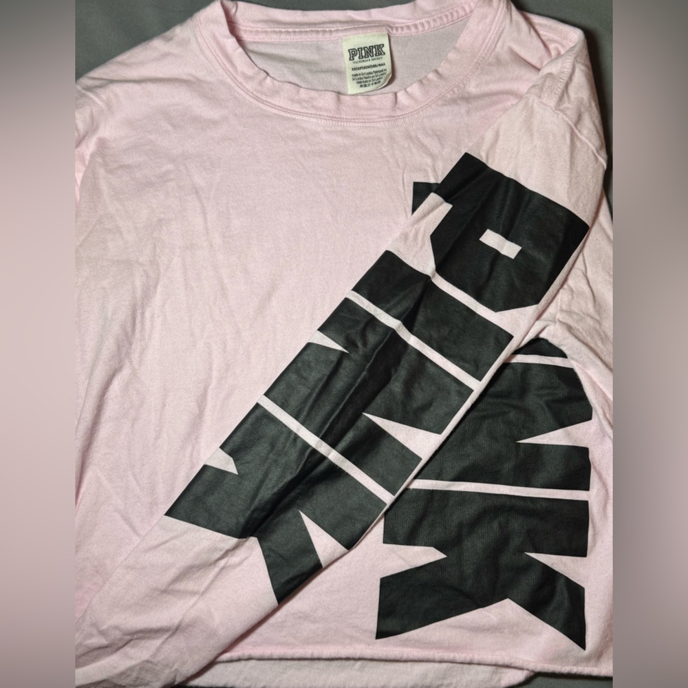 PINK long sleeve t shirt 
Size XS